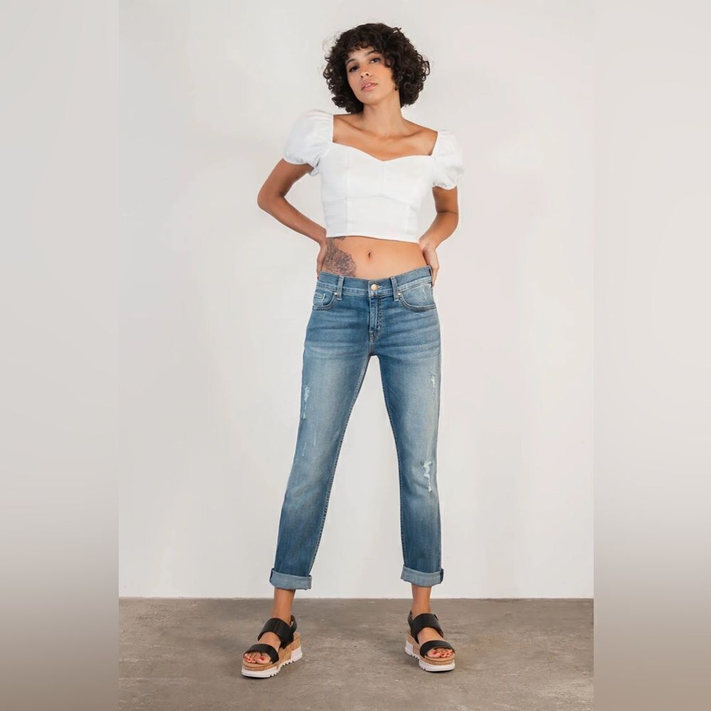 Level 99 Sienna Tomboy Fit Distressed Jeans in Beday Wash Size 26